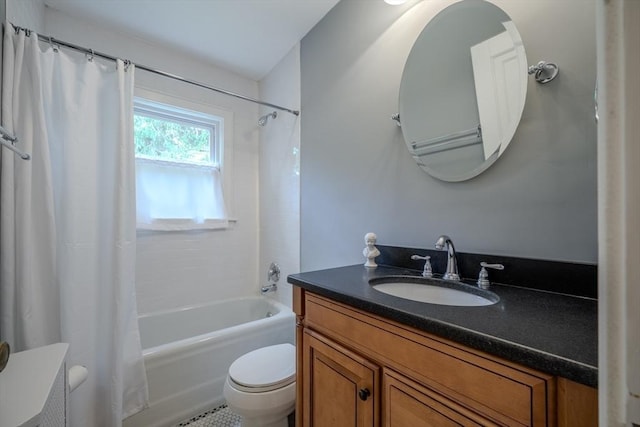 7 Argyle St, Worcester, MA 01609 - full bath featuring toilet, vanity, and shower / tub combo with curtain