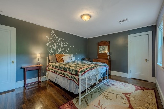 7 Argyle St, Worcester, MA 01609 - bedroom featuring wood finished floors, crown molding, and baseboards
