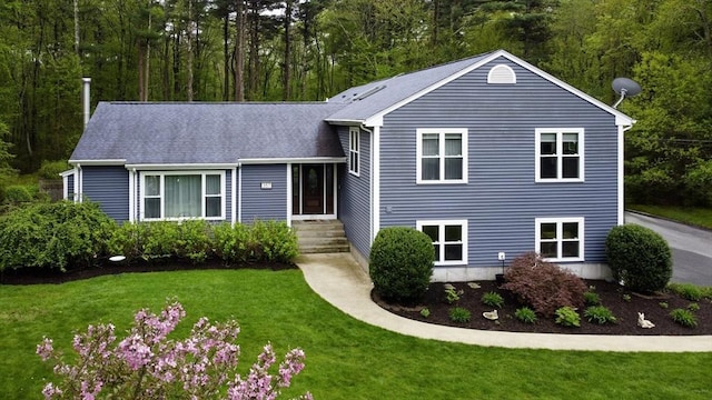 357 Ledge Rd, Seekonk, MA 02771 - split level home with a front yard