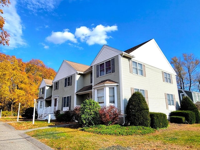 view of front of house with a front yard