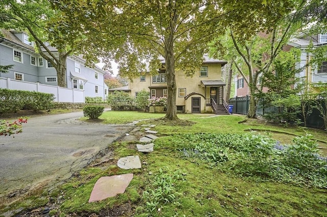 92 Dean Rd, Brookline, MA 02445 - view of yard featuring a residential view