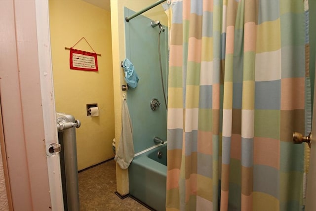 bathroom featuring shower / tub combo