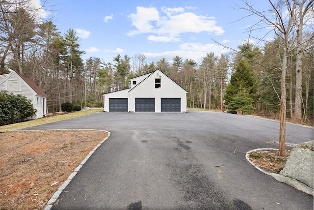 view of detached garage