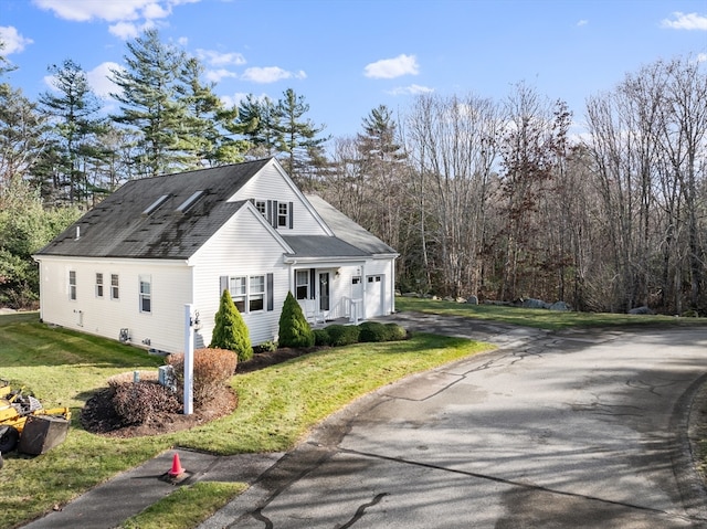 view of front of house with a front lawn