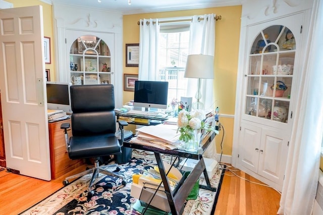 9 Mohawk Rd, Marblehead, MA 01945 - office space with light wood-style floors and crown molding