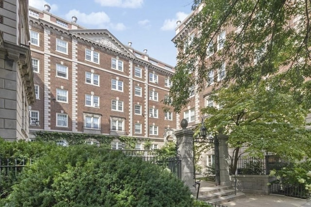 5 Arlington St Unit 31, Cambridge, MA 02140 - view of building exterior