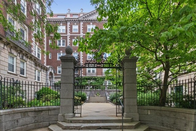 5 Arlington St Unit 31, Cambridge, MA 02140 - view of gate