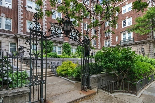 5 Arlington St Unit 31, Cambridge, MA 02140 - view of gate