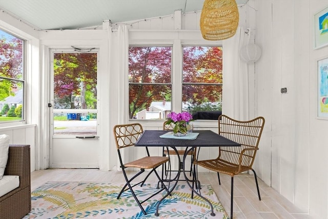 56 Postgate Rd, Hamilton, MA 01982 - sunroom / solarium with healthy amount of natural light