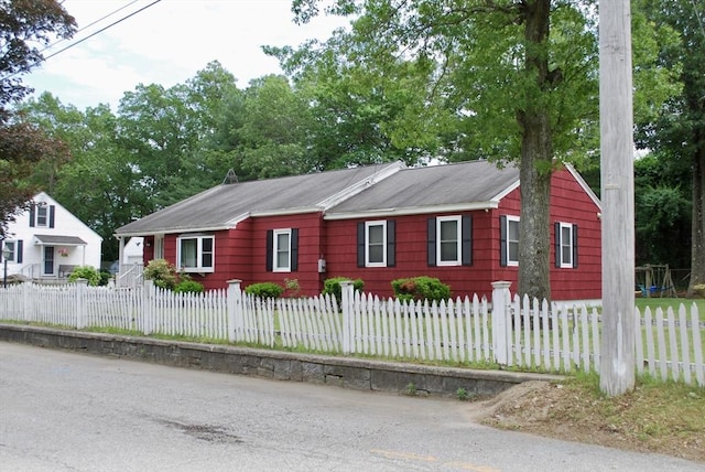 5 Leedburg St, Chelmsford, MA 01863 - ranch-style home with a fenced front yard