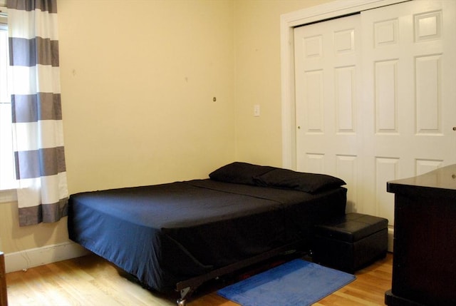5 Leedburg St, Chelmsford, MA 01863 - bedroom with light wood-style flooring and a closet