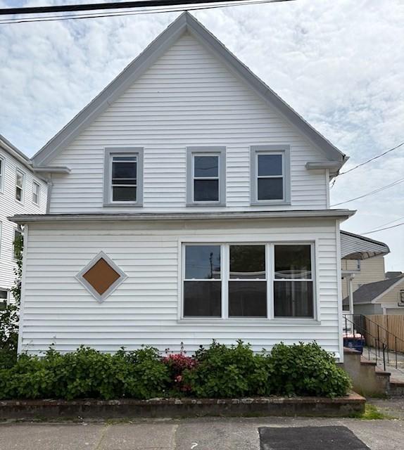 120 Belleville Rd, New Bedford, MA 02745 - view of side of property featuring fence
