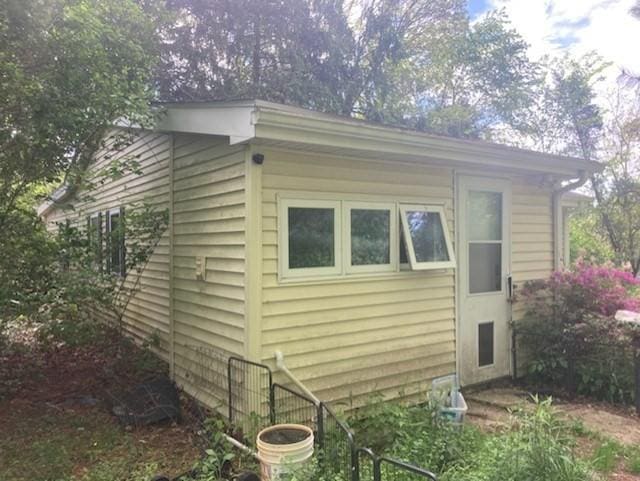 44 Tallawanda Rd, Swansea, MA 02777 - view of outbuilding