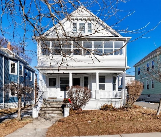 view of front of property