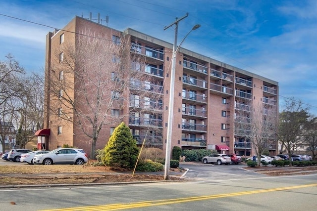 289 Elm St Unit 34B, Medford, MA 02155 - view of apartment building / complex with uncovered parking