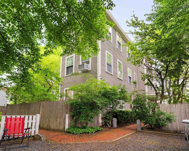 87 Bristol St Unit 3C, Cambridge, MA 02139 - view of side of property