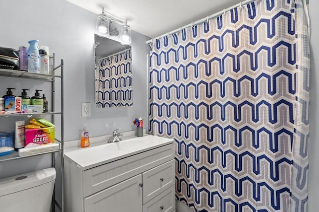 20 King St, Wilmington, MA 01887 - full bathroom featuring vanity and curtained shower