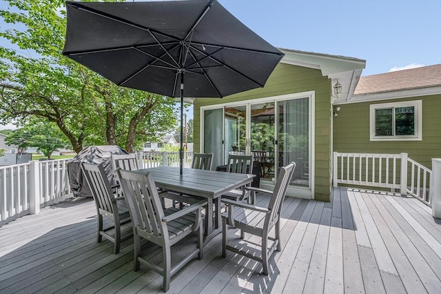 10 Shea Cir, Burlington, MA 01803 - deck with outdoor dining area