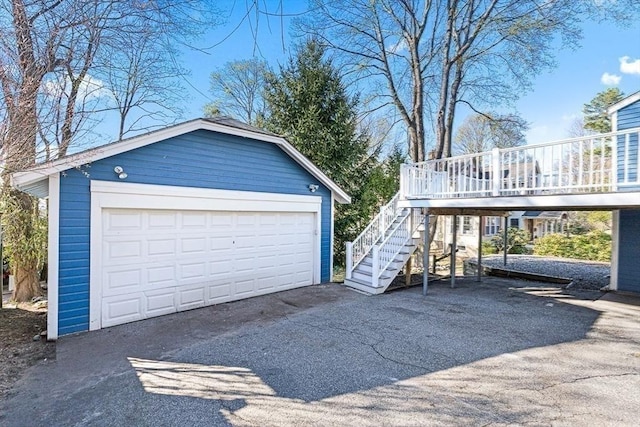 view of detached garage