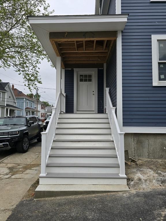 9 Swan St Unit 1, Beverly, MA 01915 - entrance to property
