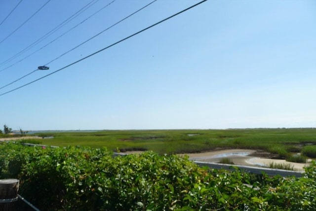 view of yard featuring a rural view