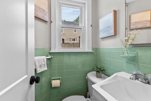 10 Highfield Ter, Boston, MA 02131 - bathroom with tile walls and wainscoting