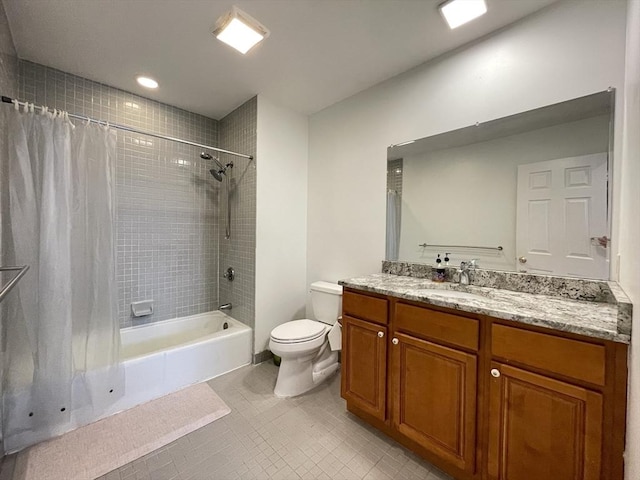 full bathroom featuring toilet, shower / bathtub combination with curtain, vanity, tile patterned flooring, and recessed lighting