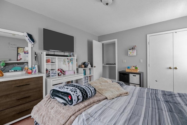 bedroom with a closet