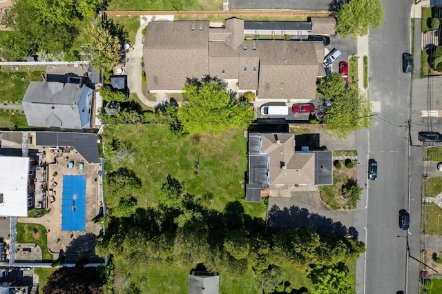 aerial view of property and surrounding area
