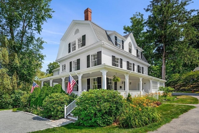 view of front facade with a porch