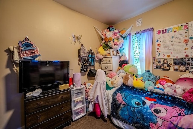bedroom featuring carpet floors