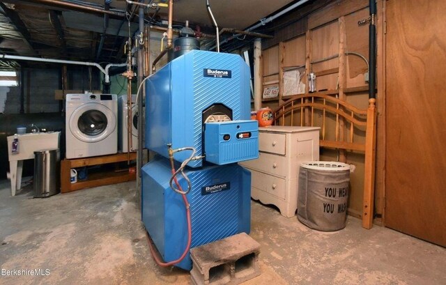 32 Farnsworth Ter, Pittsfield, MA 01201 - utilities with washing machine and clothes dryer