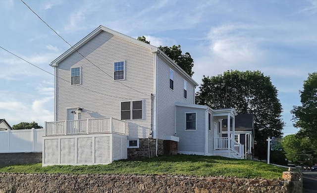 29 Roanoke St, Lynn, MA 01904 - rear view of property with a yard