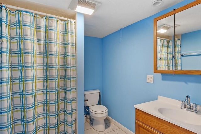 full bathroom featuring tile patterned floors, toilet, a shower with shower curtain, and vanity