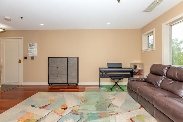 200 Falls Blvd Unit F305, Quincy, MA 02169 - living area featuring wood finished floors, baseboards, and recessed lighting