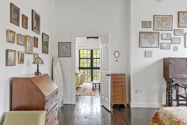 150 Moody St Unit 34, Waltham, MA 02453 - foyer with a high ceiling, dark wood finished floors, and baseboards