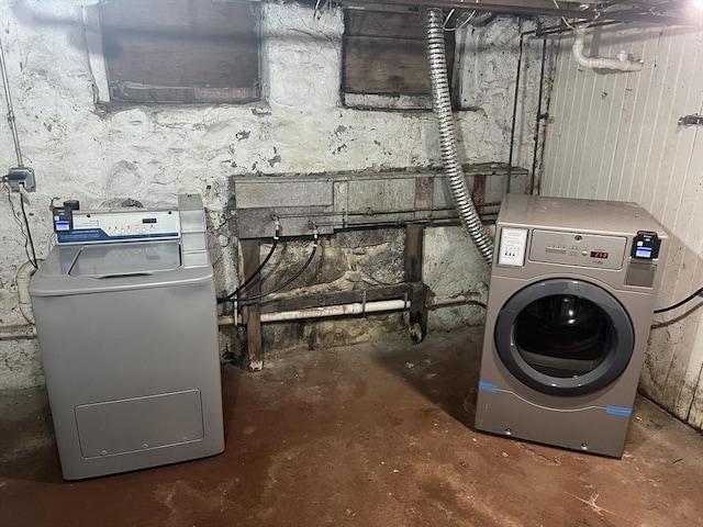 laundry area with laundry area and washing machine and dryer