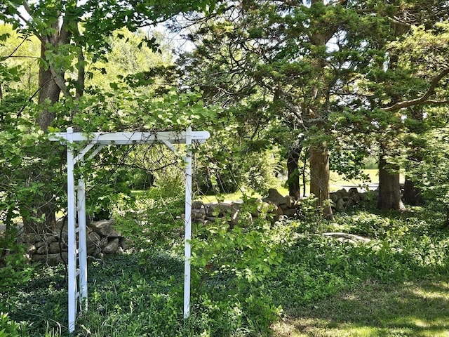 4 Randall Rd, Mattapoisett, MA 02739 - exterior view