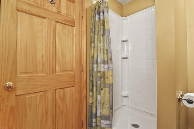15 Whitewood Cir, Amesbury, MA 01913 - full bathroom featuring a shower stall