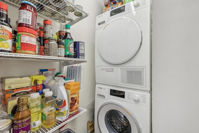 20 Chapel St Unit B811, Brookline, MA 02446 - washroom featuring stacked washer and clothes dryer