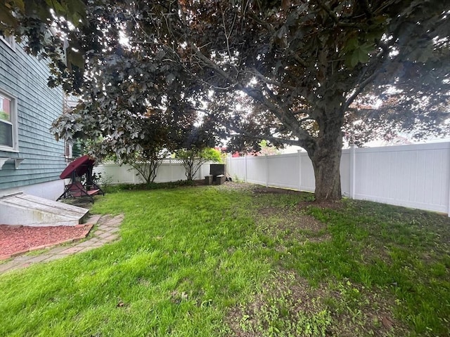 189 Bush St, Fall River, MA 02724 - view of yard