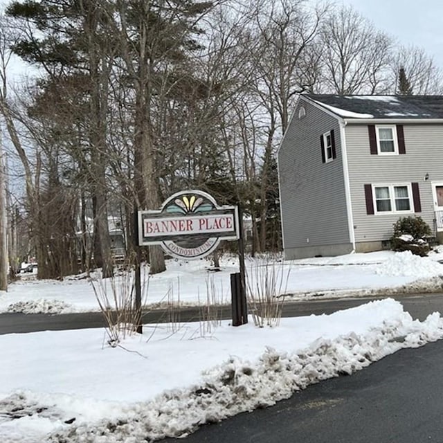 view of community / neighborhood sign