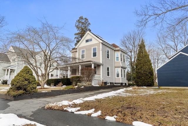 view of front of home featuring a porch