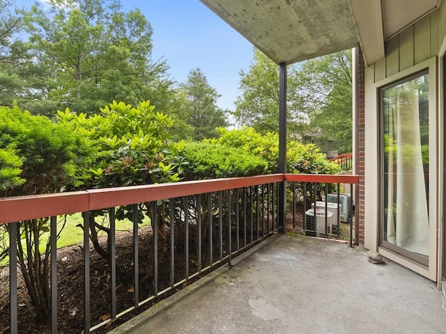 770 Salisbury Unit 302, Worcester, MA 01609 - view of balcony