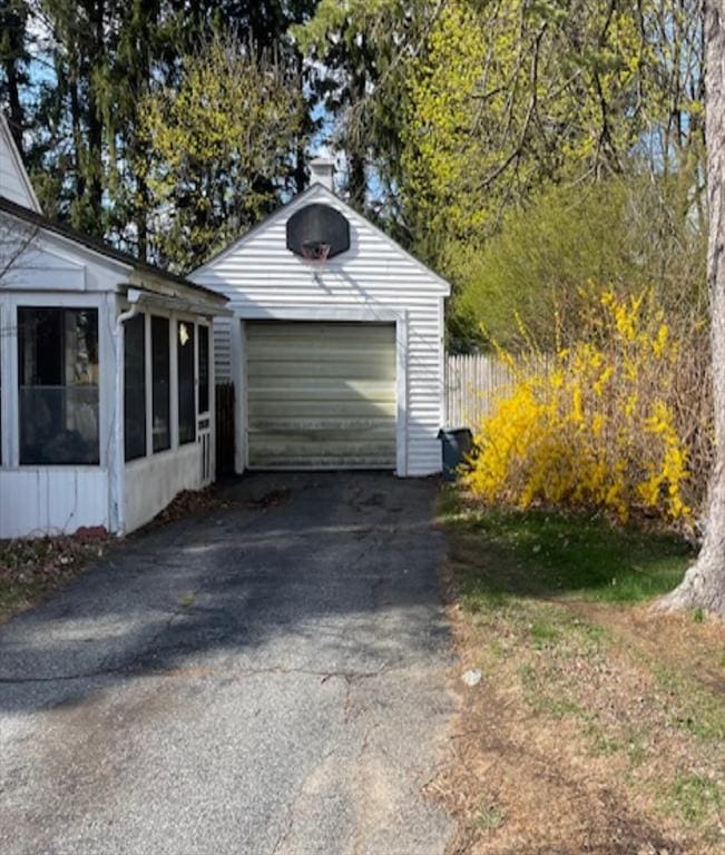 7 Heather Ave, Millbury, MA 01527 - detached garage with driveway and fence