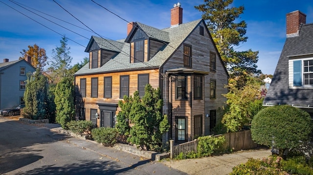 view of front of property