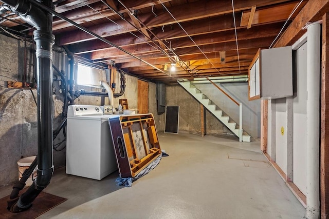 basement featuring independent washer and dryer