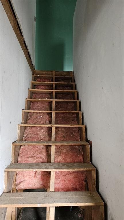 21 Morey St, Attleboro, MA 02703 - view of stairway