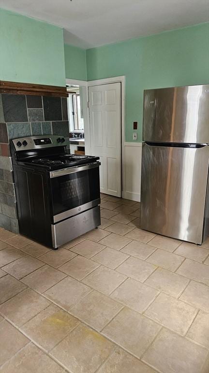 21 Morey St, Attleboro, MA 02703 - kitchen featuring stainless steel appliances