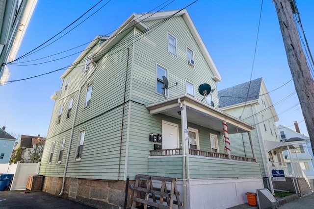 view of front of property